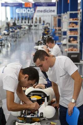 俄一工厂制造出&ldquo;患者模拟娃娃&rdquo;:可流血、尖叫